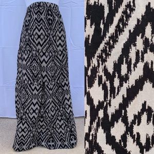 Old Navy Black & Gray Maxi Skirt